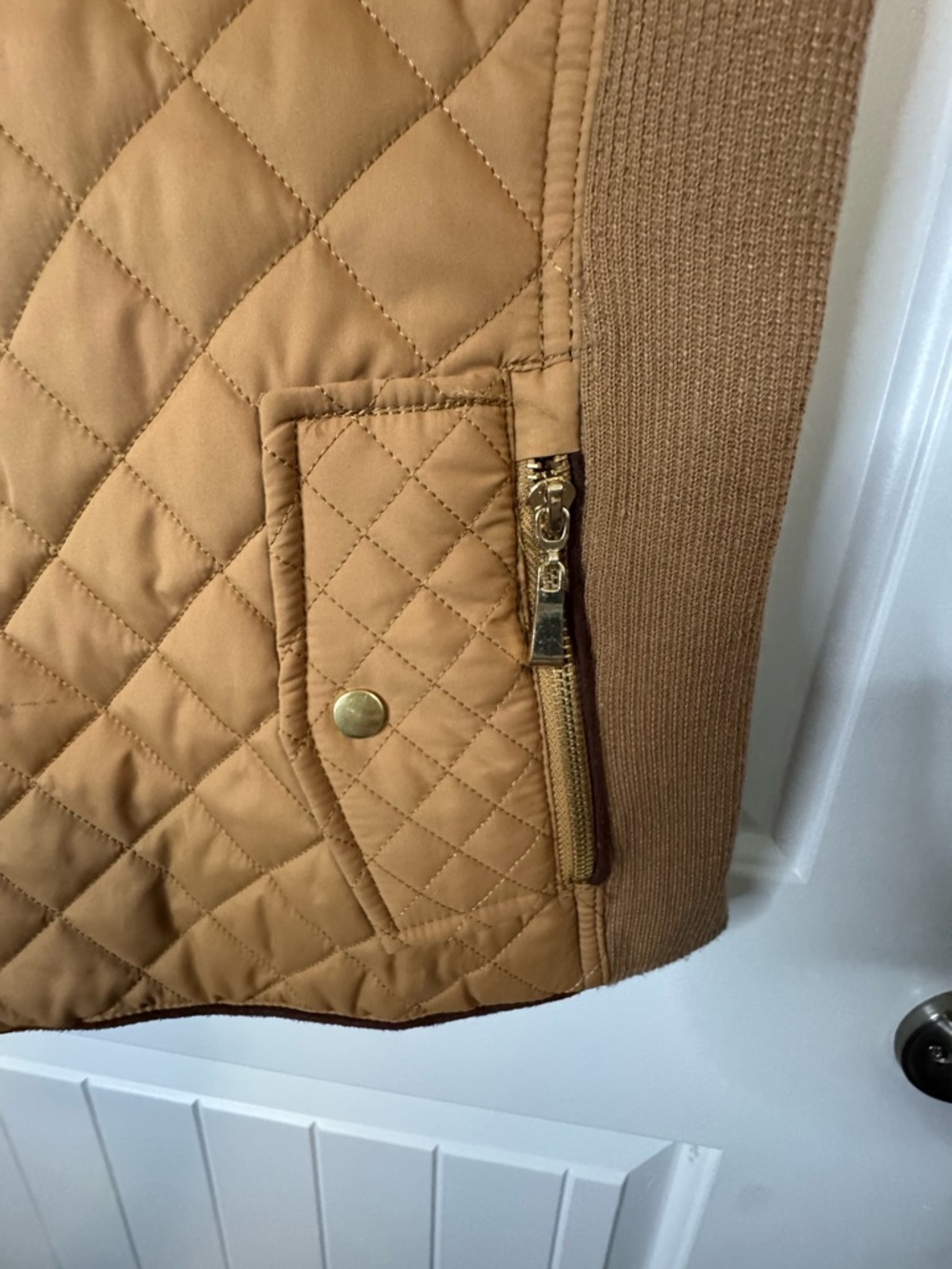 Active USA Quilted Puffer Vest Zip Front Utility Pockets - Picture 6 of 7